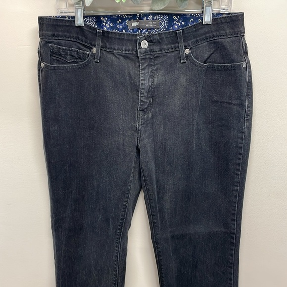 Levi’s 525 Perfect Waist Straight Leg Black Wash Denim Jeans Flap Pockets 14M - Picture 5 of 16